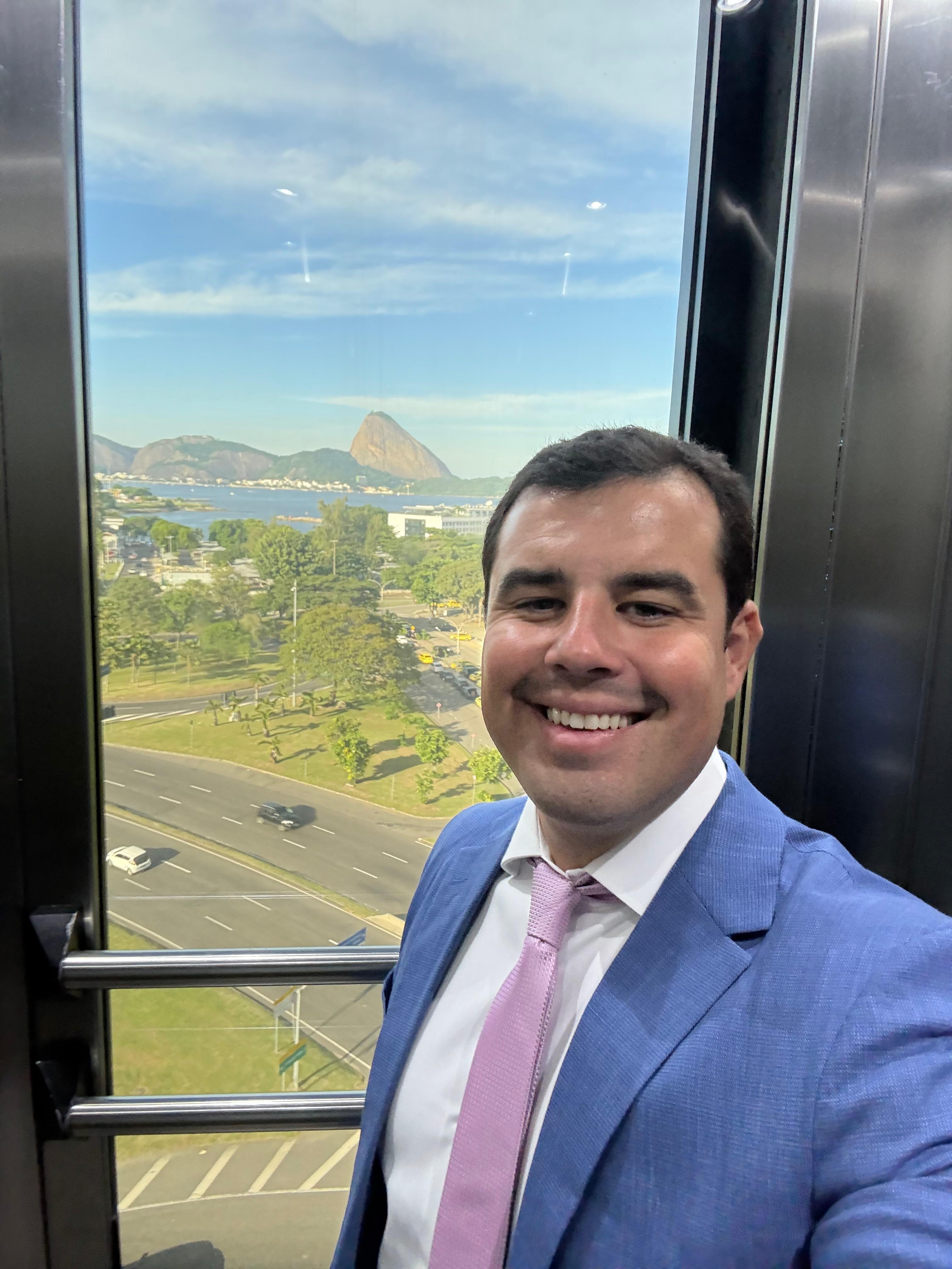 Advogado Lemos - Especialista em Direito Empresarial